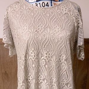 Lace short sleeve top XXL gently used